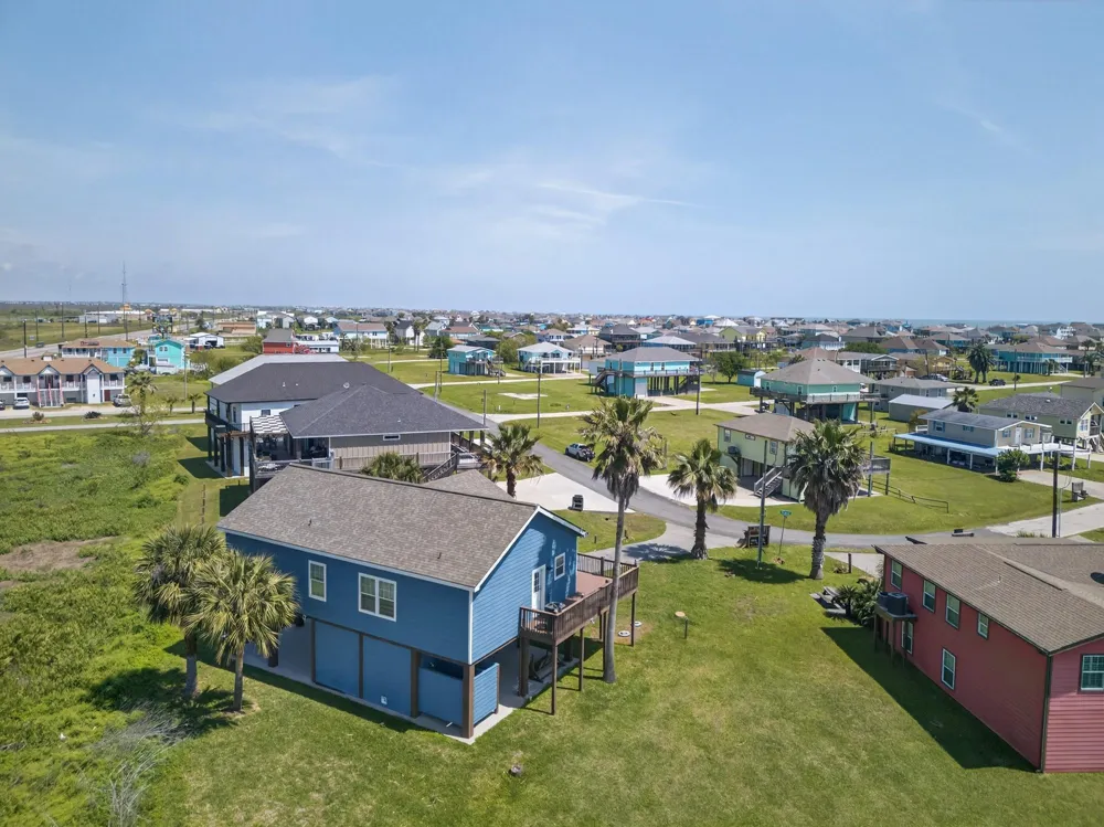 2019 Flamingo Drive Crystal Beach, TX 77650