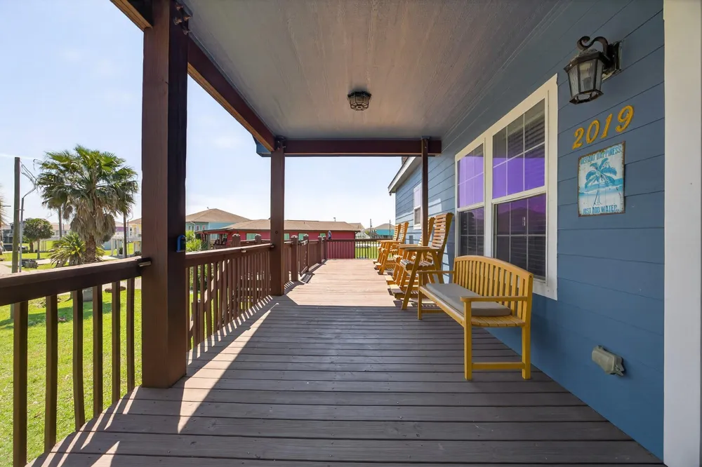 2019 Flamingo Drive Crystal Beach, TX 77650
