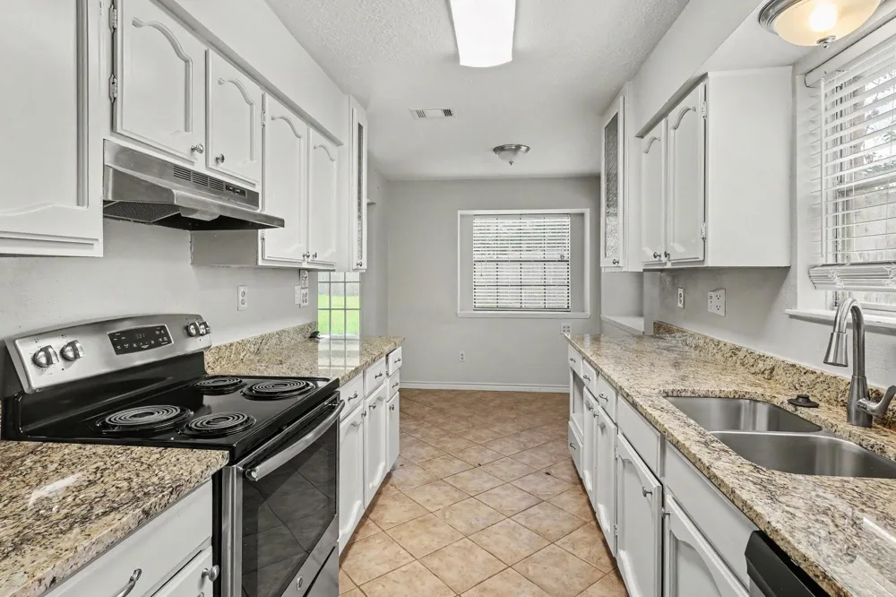 16422 Hibiscus Lane Friendswood, TX 77546
