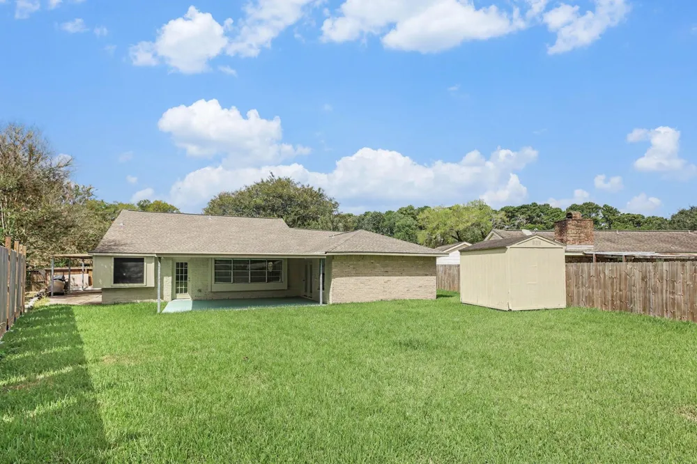 16422 Hibiscus Lane Friendswood, TX 77546