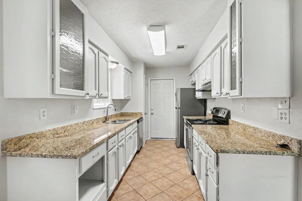 16422 Hibiscus Lane Friendswood, TX 77546