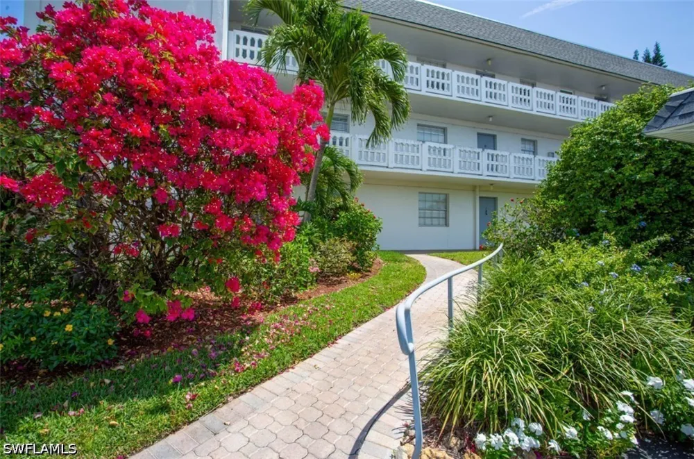 Saint Andrews Boulevard #A25 Naples, FL 34113