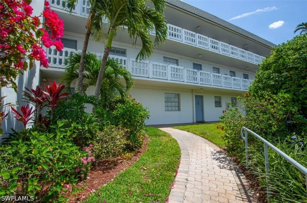 Saint Andrews Boulevard #A25 Naples, FL 34113