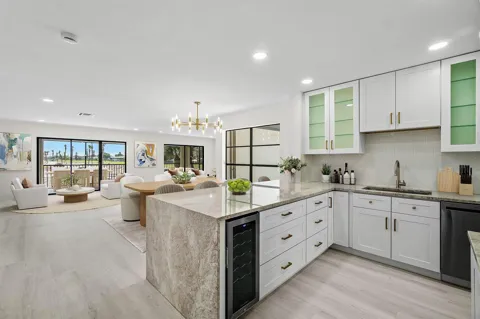 23 Southport Lane #H