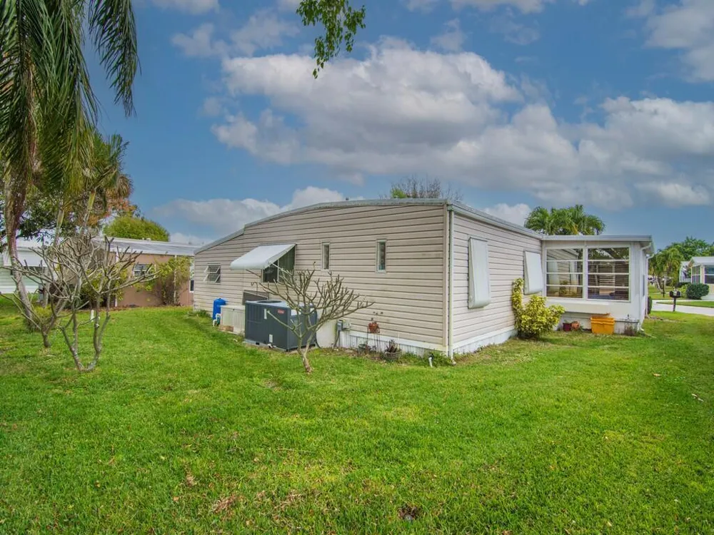 293 NE Moonstone Drive Jensen Beach, FL 34957