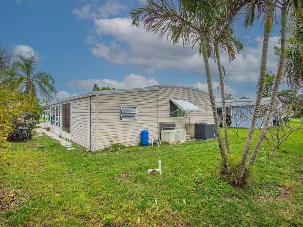 293 NE Moonstone Drive Jensen Beach, FL 34957