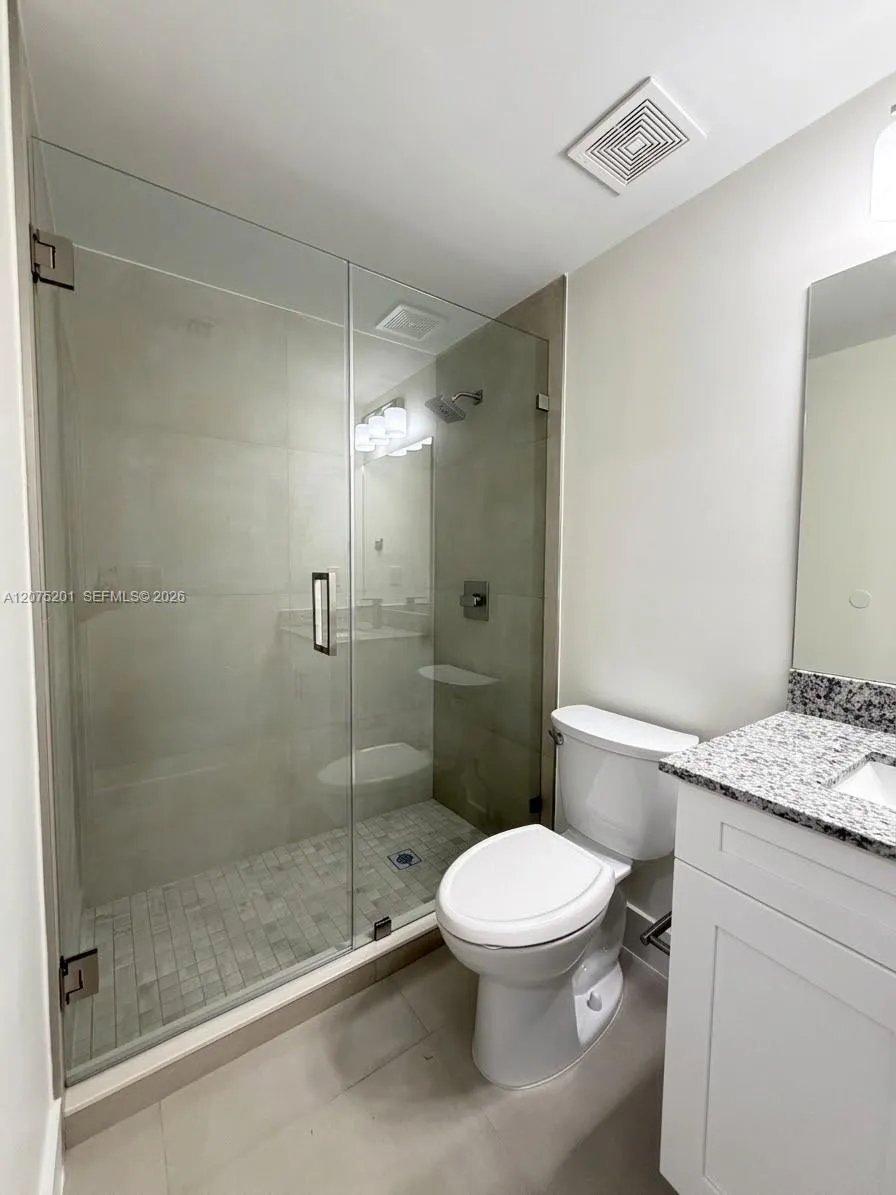 310 E 7th St #203 Hialeah, FL 33010