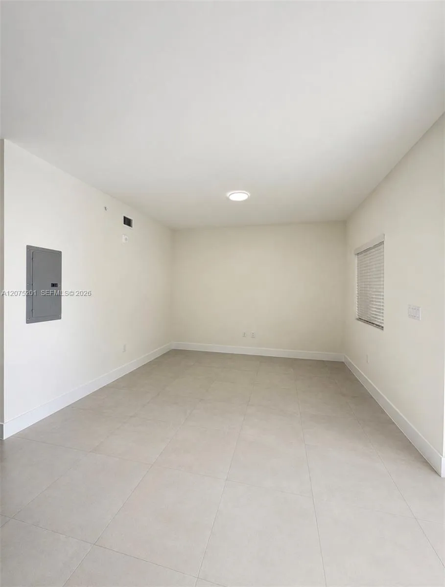 310 E 7th St #203 Hialeah, FL 33010