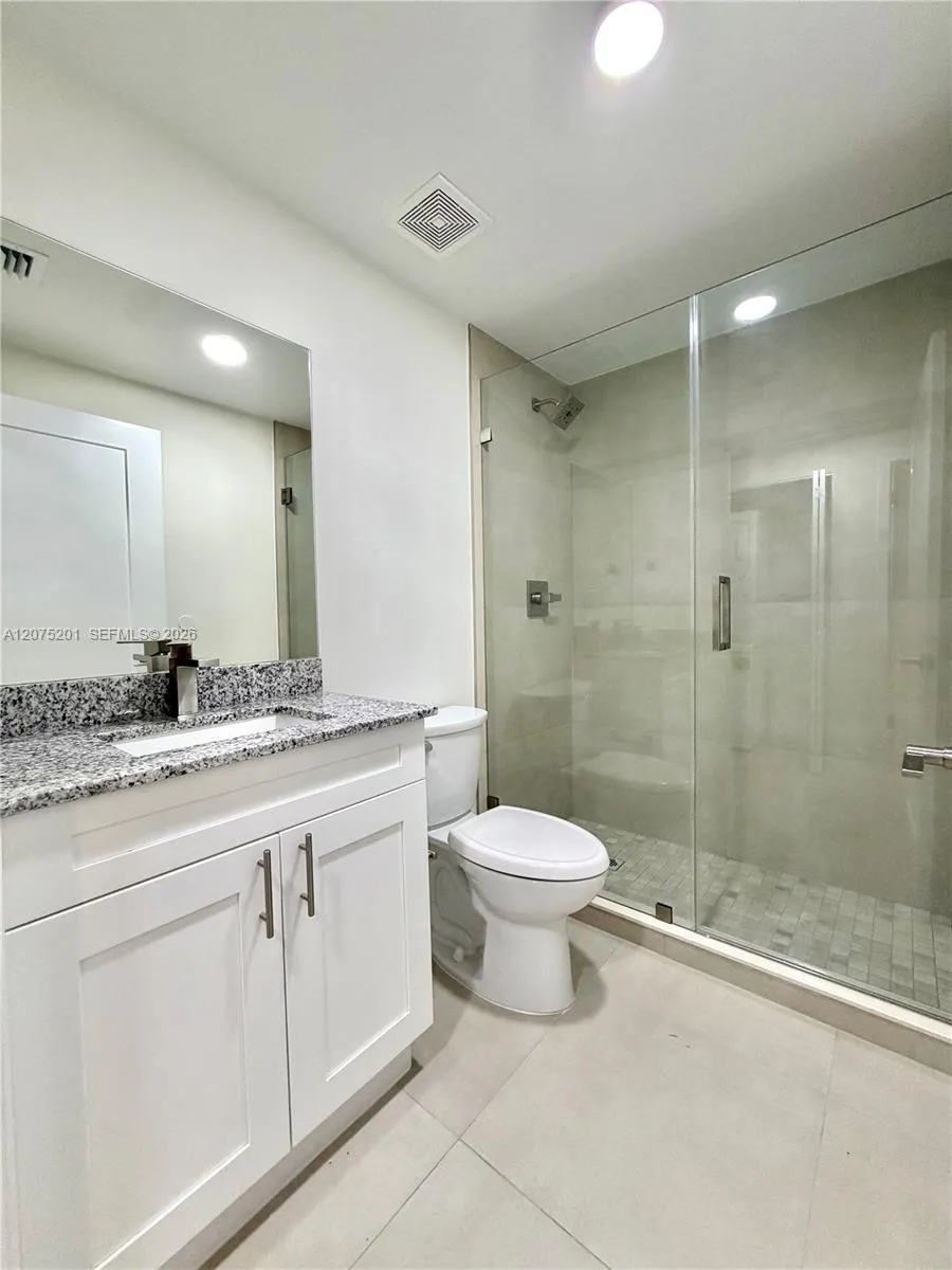 310 E 7th St #203 Hialeah, FL 33010