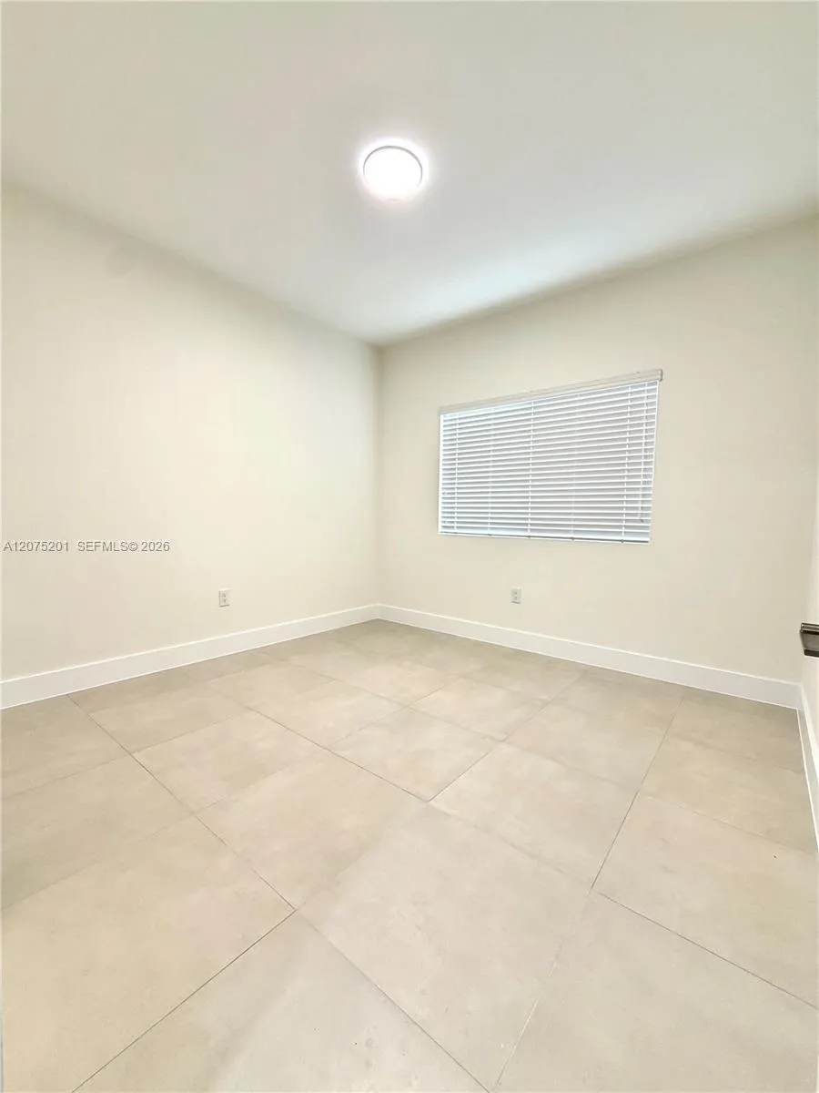 310 E 7th St #203 Hialeah, FL 33010