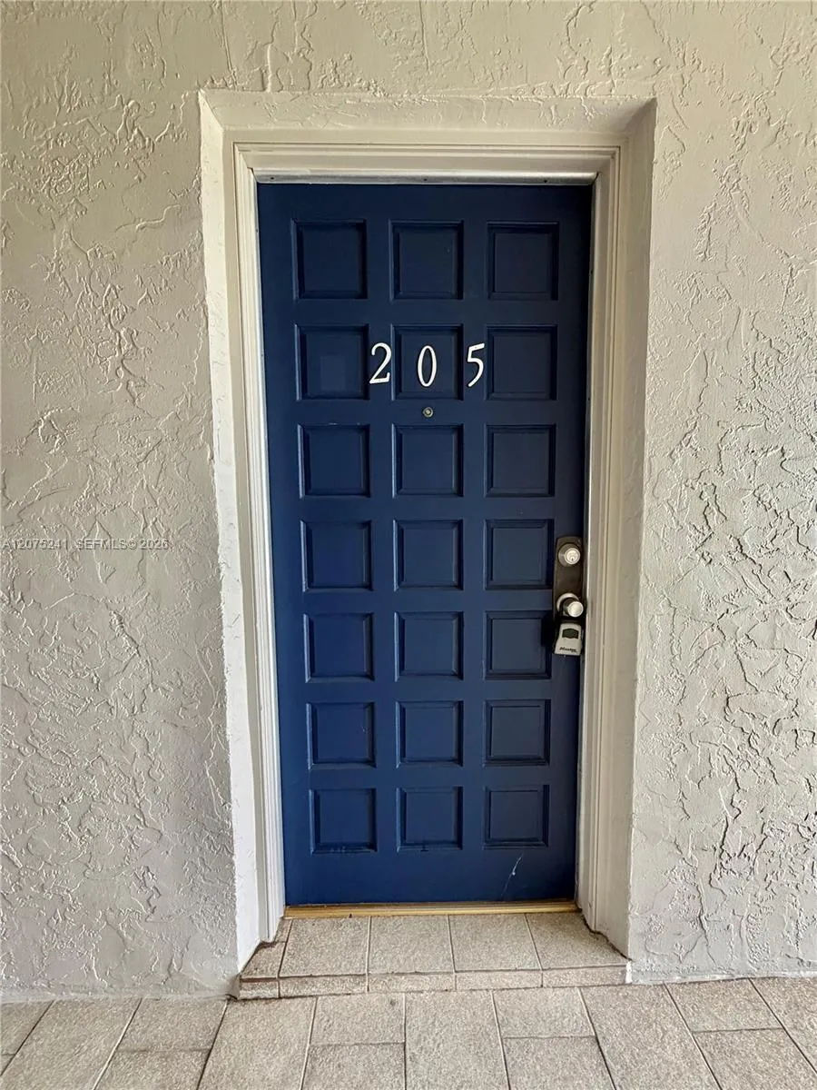 61 W 23rd St #205 Hialeah, FL 33010