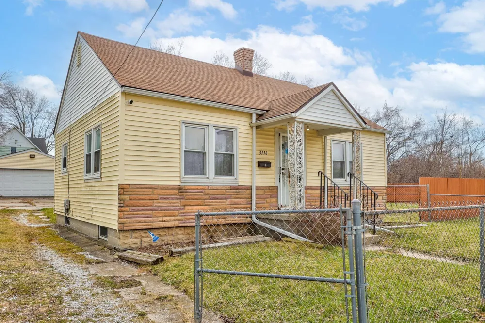 3116 Grant Street Saginaw City, MI 48601