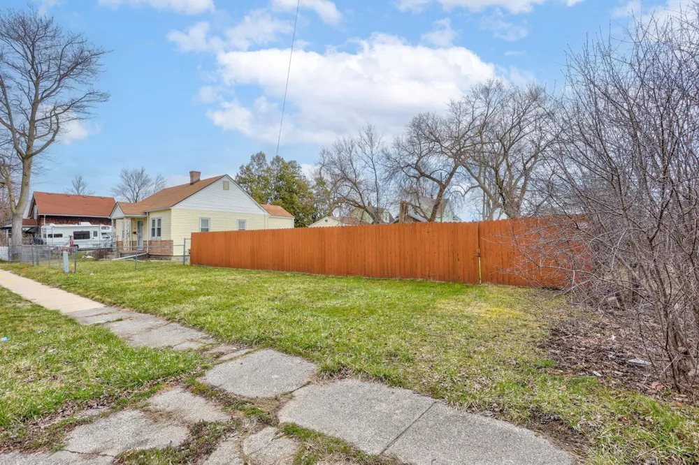 3116 Grant Street Saginaw City, MI 48601