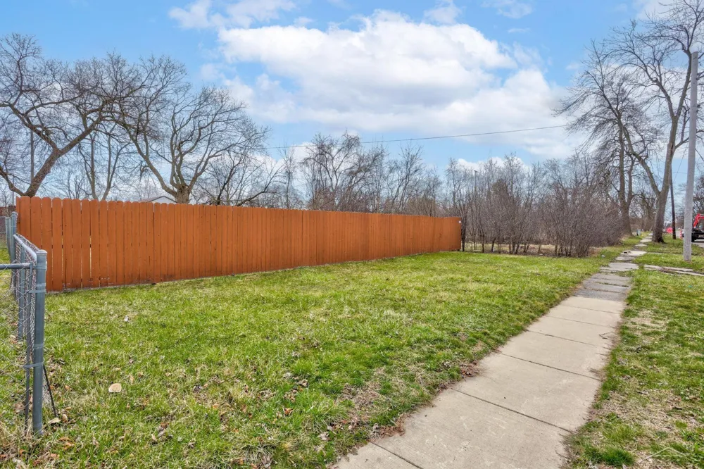 3116 Grant Street Saginaw City, MI 48601