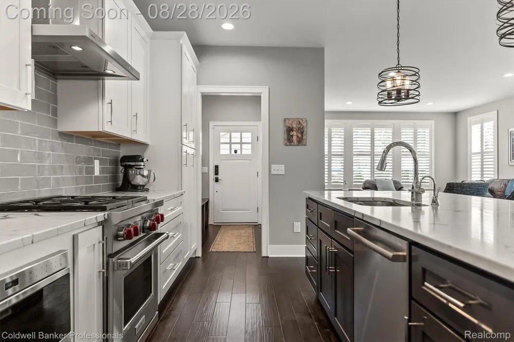 663 Herald Street Plymouth City, MI 48170