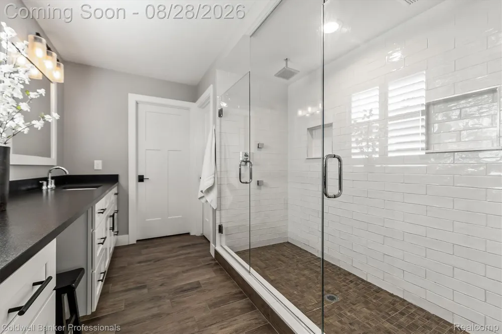 663 Herald Street Plymouth City, MI 48170