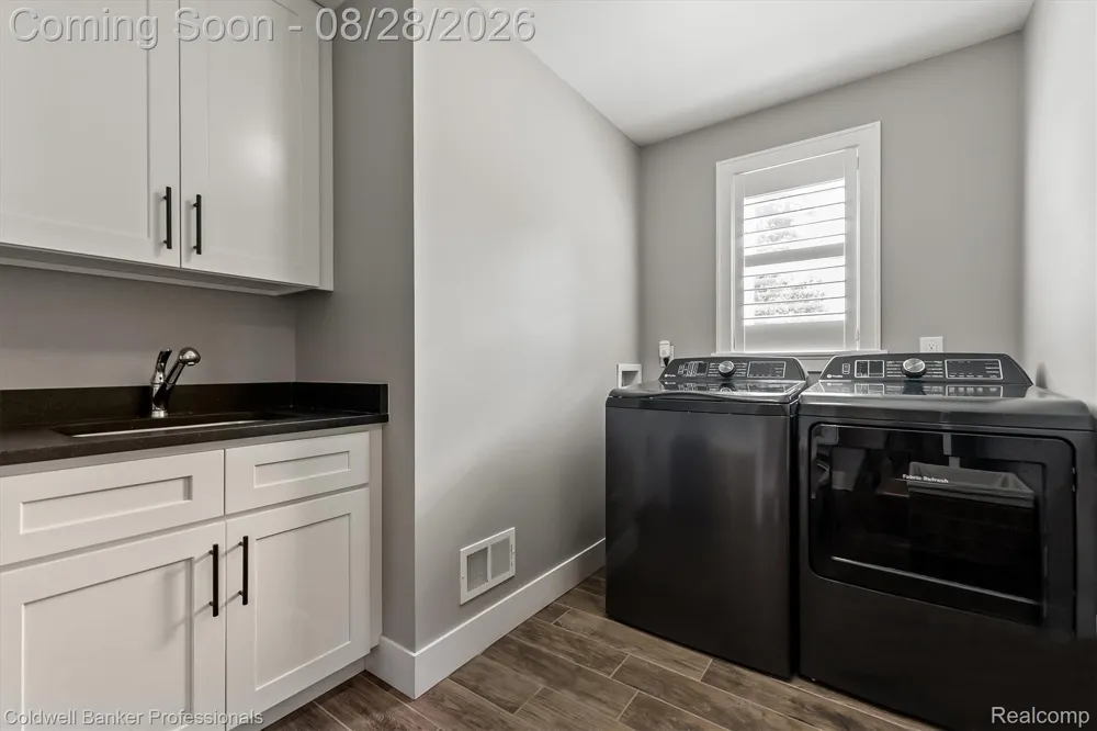 663 Herald Street Plymouth City, MI 48170
