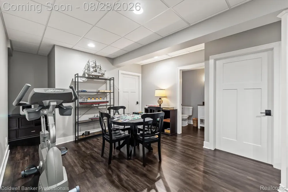 663 Herald Street Plymouth City, MI 48170