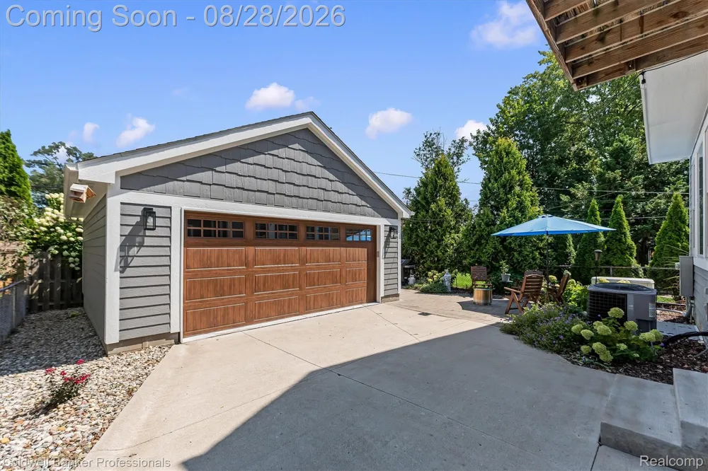 663 Herald Street Plymouth City, MI 48170