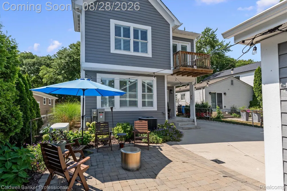 663 Herald Street Plymouth City, MI 48170