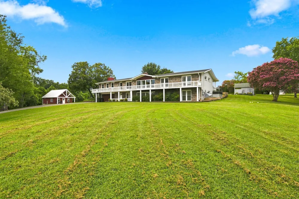 344 Peach Valley Rd Gallatin, TN 37066