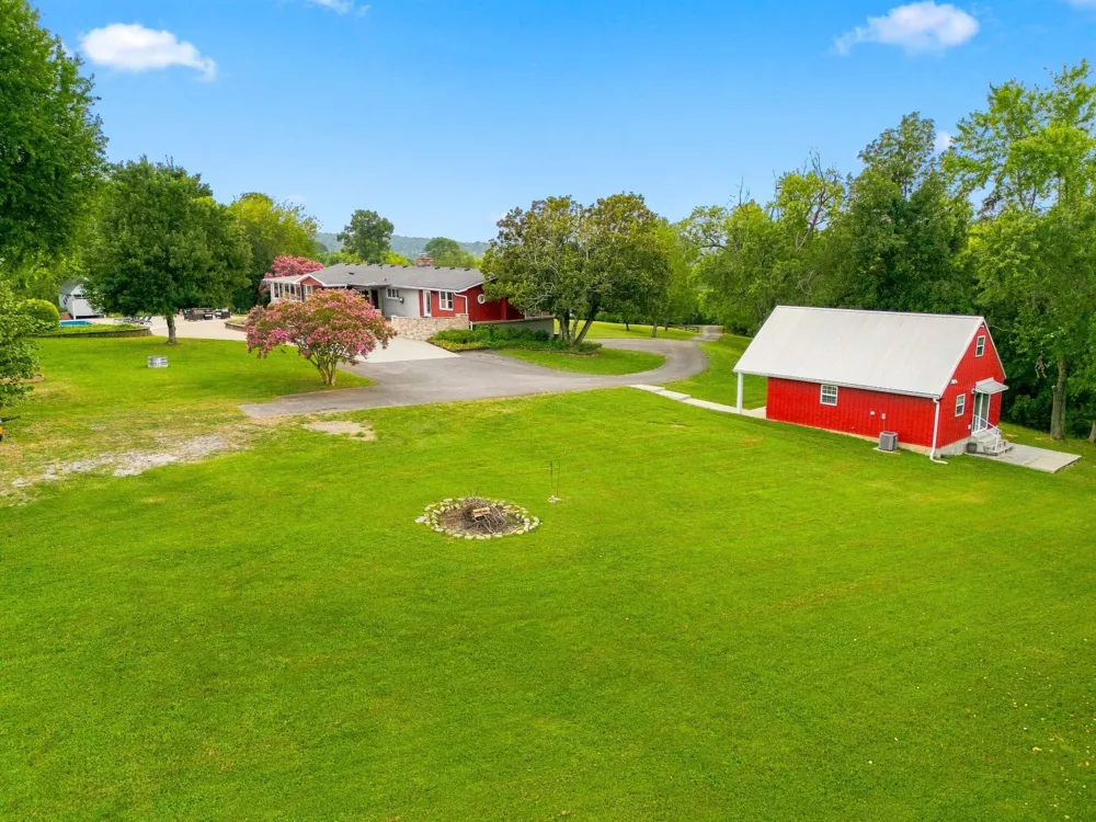 344 Peach Valley Rd Gallatin, TN 37066