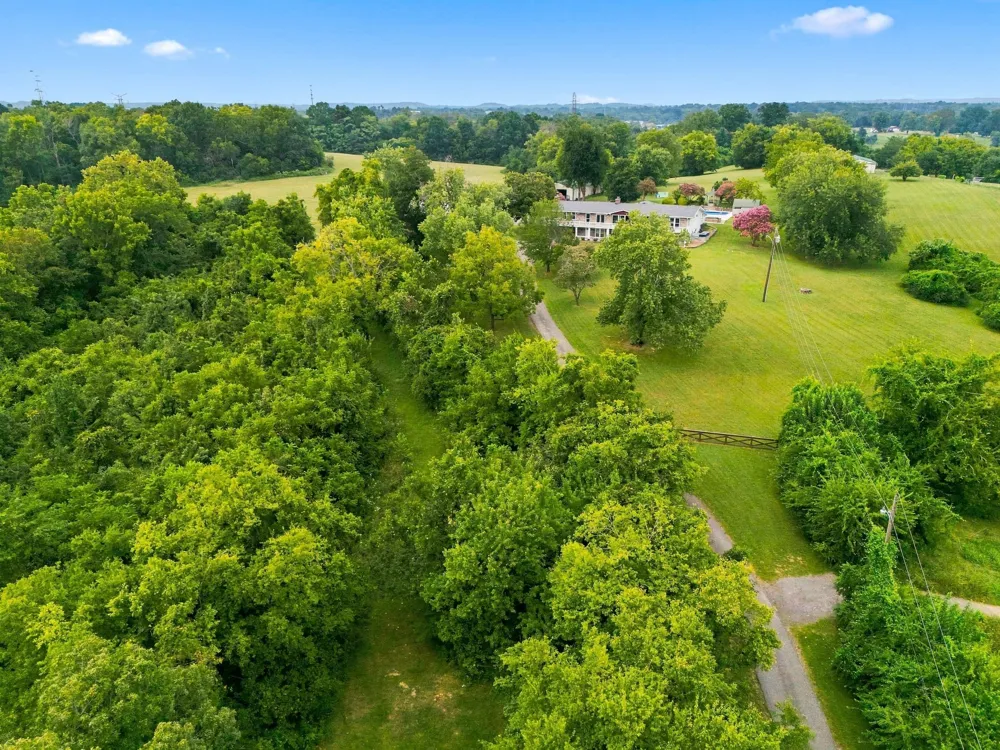 344 Peach Valley Rd Gallatin, TN 37066