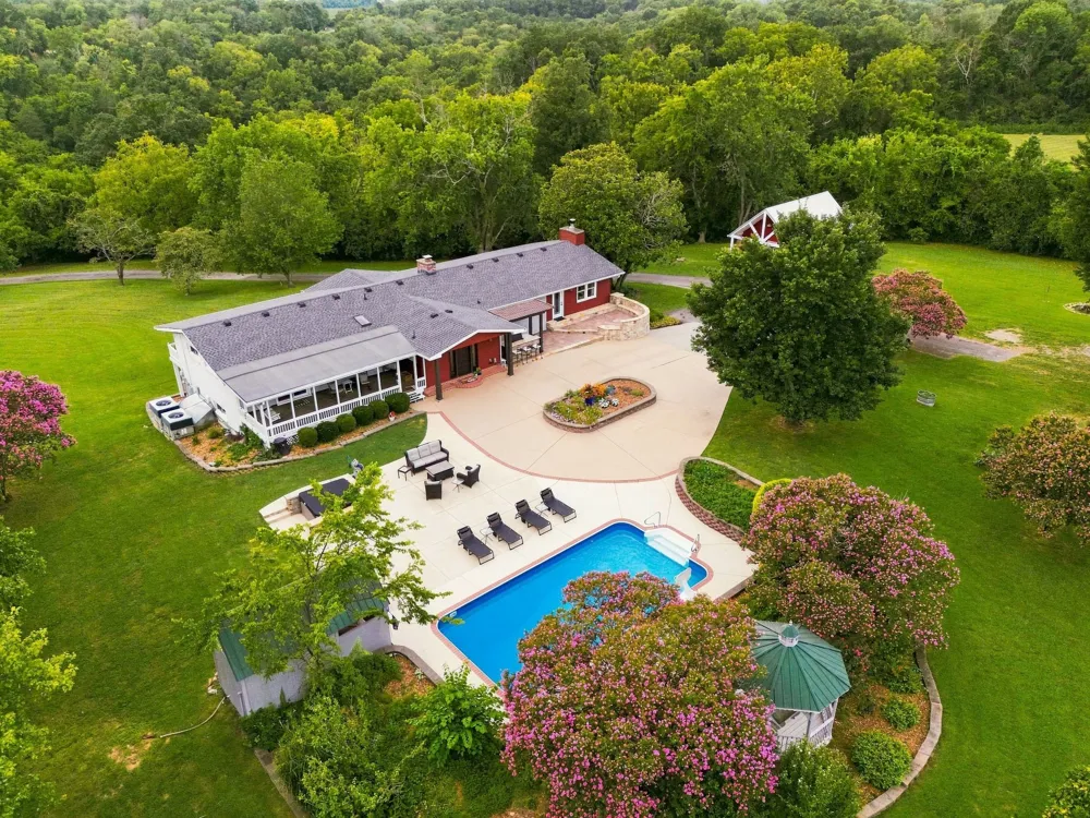 344 Peach Valley Rd Gallatin, TN 37066