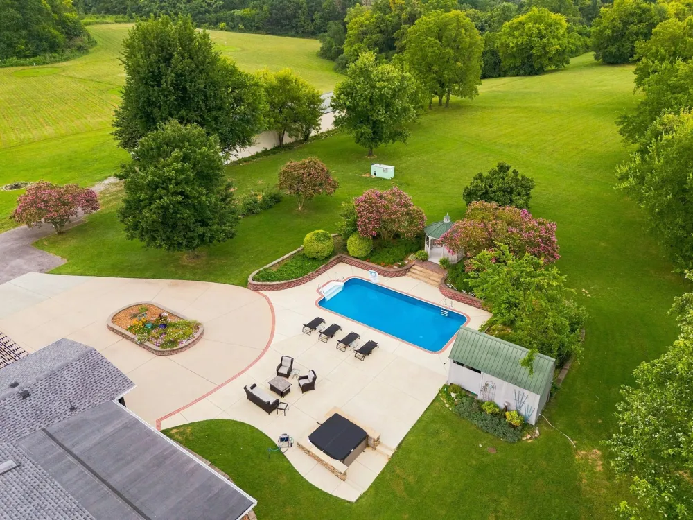 344 Peach Valley Rd Gallatin, TN 37066