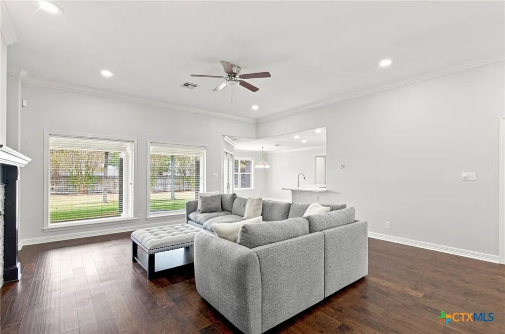 202 Ridge View Victoria, TX 77904
