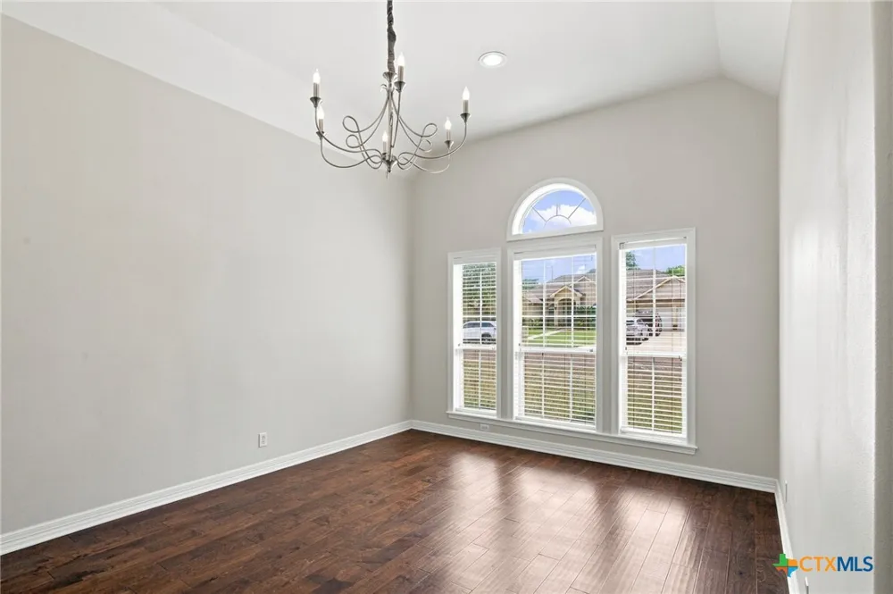 202 Ridge View Victoria, TX 77904