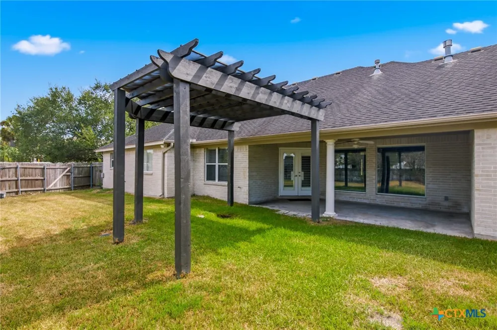 202 Ridge View Victoria, TX 77904
