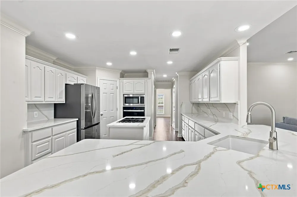 202 Ridge View Victoria, TX 77904