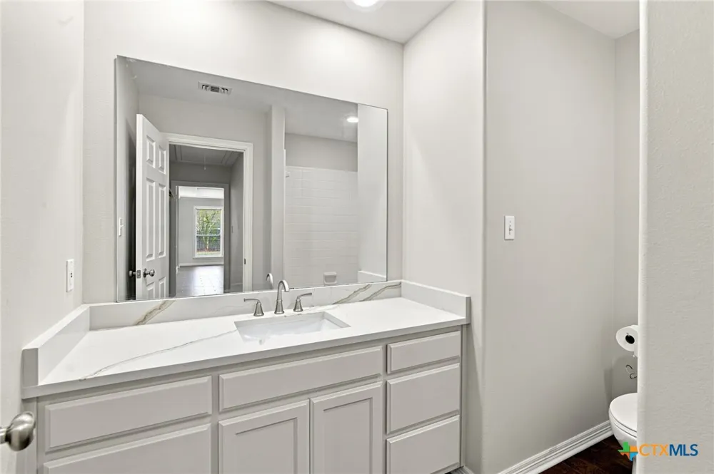 202 Ridge View Victoria, TX 77904