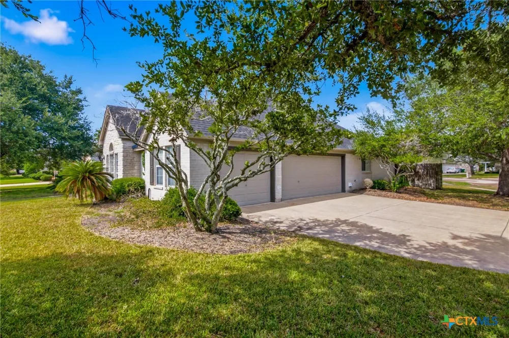 202 Ridge View Victoria, TX 77904