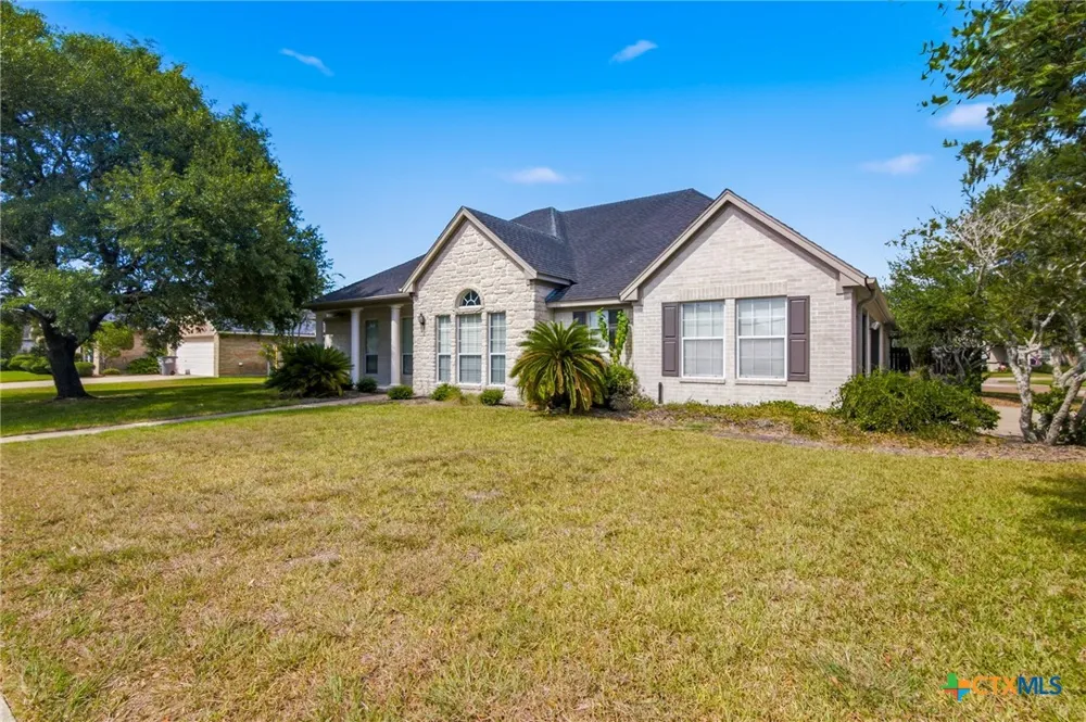 202 Ridge View Victoria, TX 77904