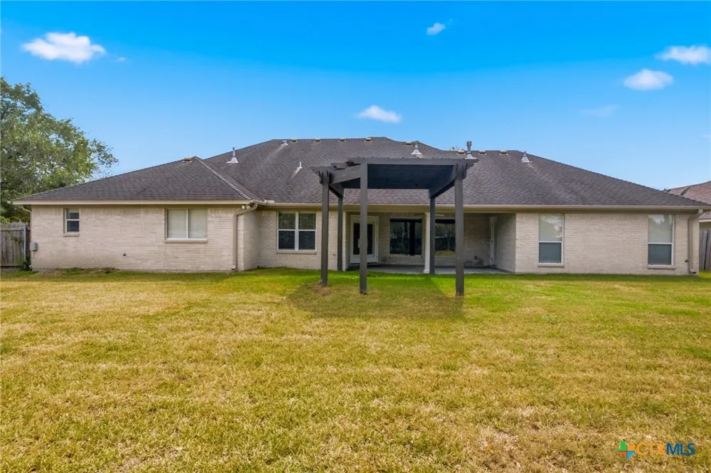 202 Ridge View Victoria, TX 77904