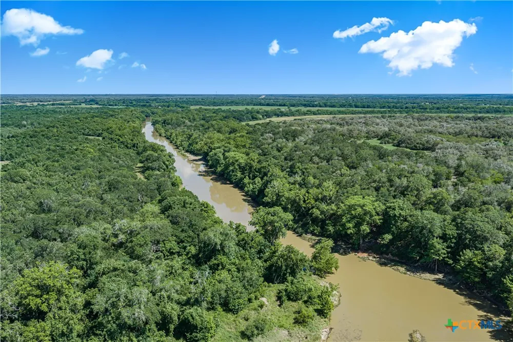 850 Crestview Drive Cuero, TX 77954