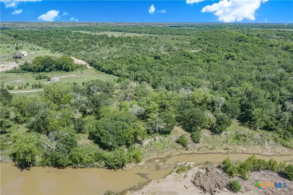 850 Crestview Drive Cuero, TX 77954