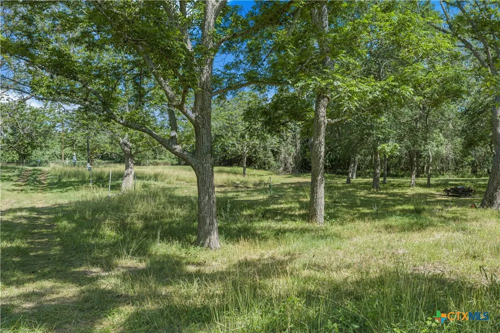 850 Crestview Drive Cuero, TX 77954