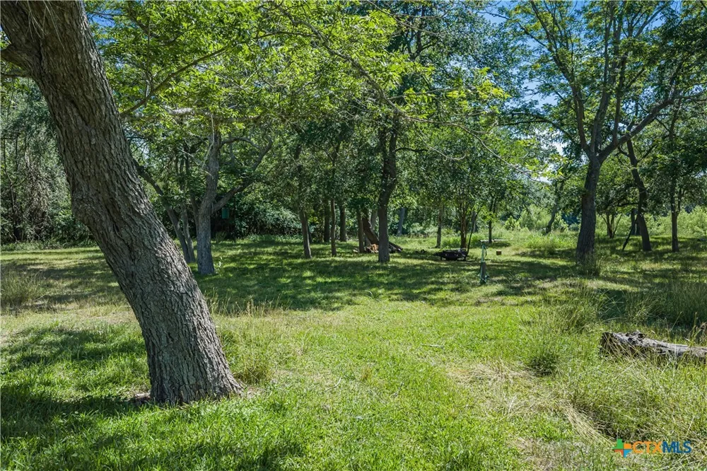 850 Crestview Drive Cuero, TX 77954