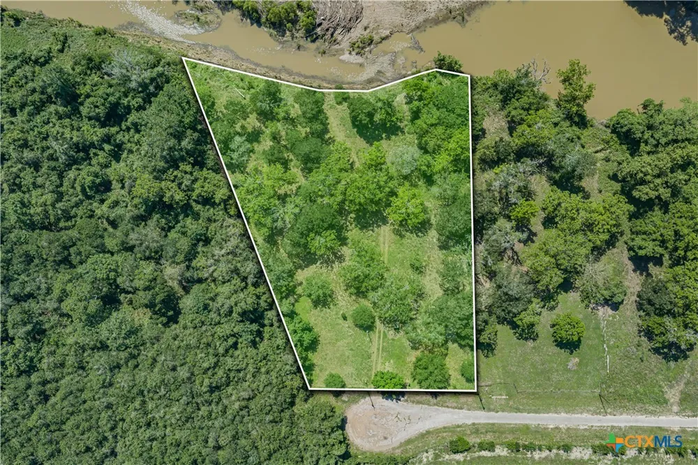 850 Crestview Drive Cuero, TX 77954