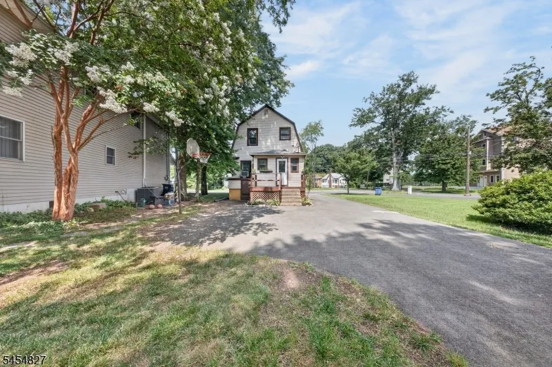 1871 W 4Th St Piscataway, NJ 08854