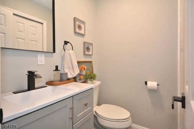 816 Spruce Hills Dr #816 Unit 816 Glen Gardner, NJ 08826