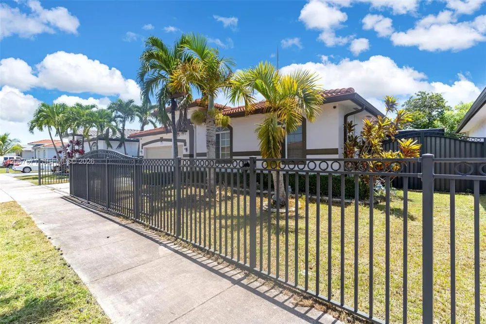 12382 SW 213th Ter Miami, FL 33177