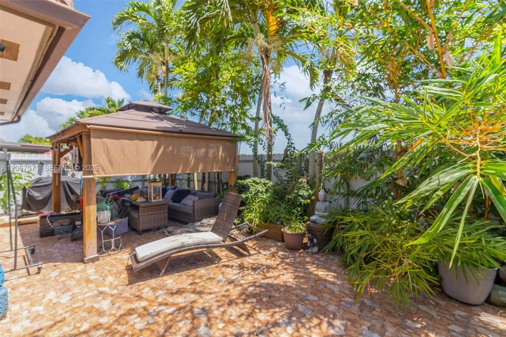 12382 SW 213th Ter Miami, FL 33177