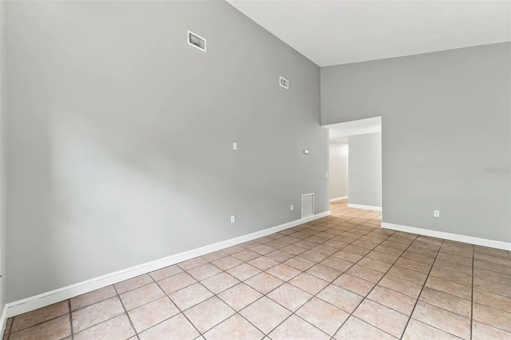 629 LA SALLE DRIVE Altamonte Springs, FL 32714
