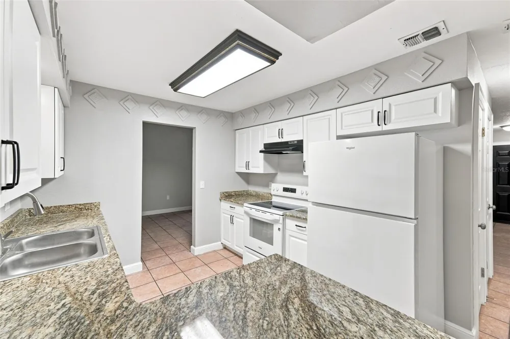 629 LA SALLE DRIVE Altamonte Springs, FL 32714