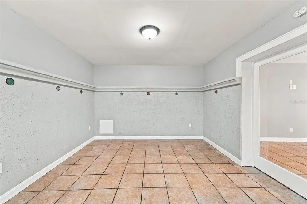 629 LA SALLE DRIVE Altamonte Springs, FL 32714