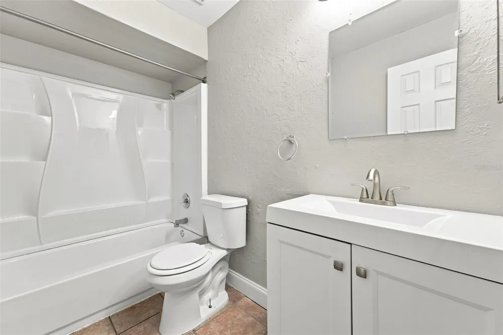 629 LA SALLE DRIVE Altamonte Springs, FL 32714